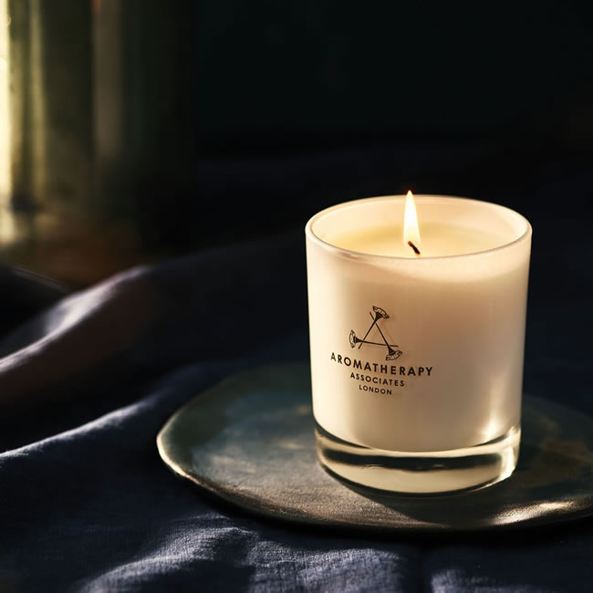 Aromatherapy Associates Relax Candle 200g PURE BEAUTY